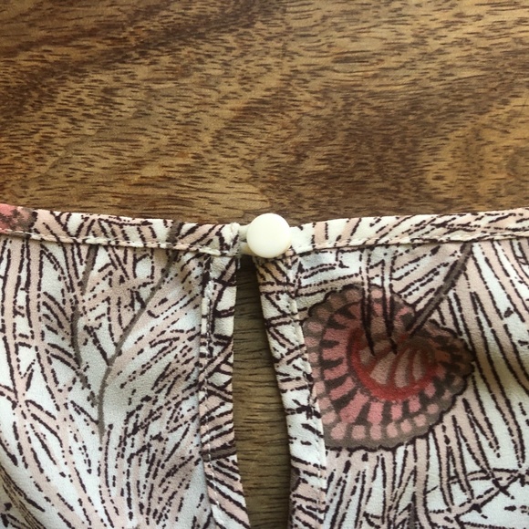 LOFT Peacock Feather Pattern Blouse Pink Tan - Size Large - Picture 8 of 16